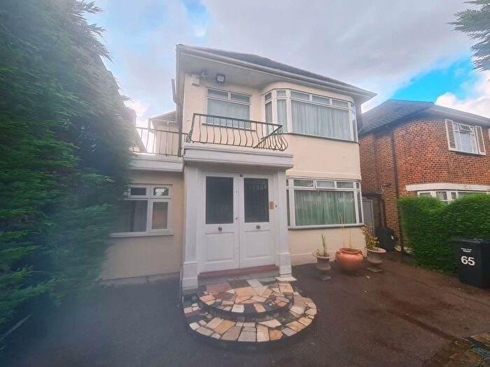 4 Bedroom Detached House To Rent In Penshurst Gardens, Edgware, Middlesex, HA8