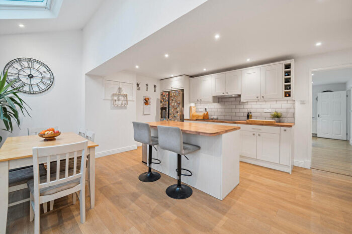 3 Bedroom End Of Terrace House For Sale In Hyett Close, Painswick, Stroud, GL6