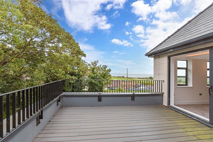 2 Bedroom Flat For Sale In Convent Road, Broadstairs, Kent, CT10