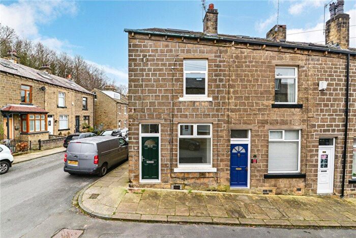 3 Bedroom End Of Terrace House For Sale In Norman Street, Bingley, West Yorkshire, BD16