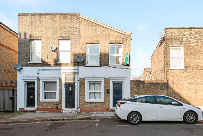 3 Bedroom House For Sale In Alderney Road, Stepney, London, E1