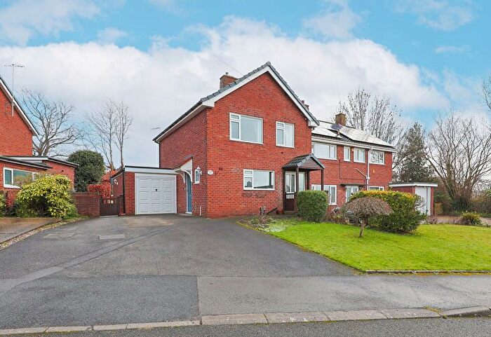 3 Bedroom Semi Detached House For Sale In Peak View Road, Brockwell, Chesterfield, S40