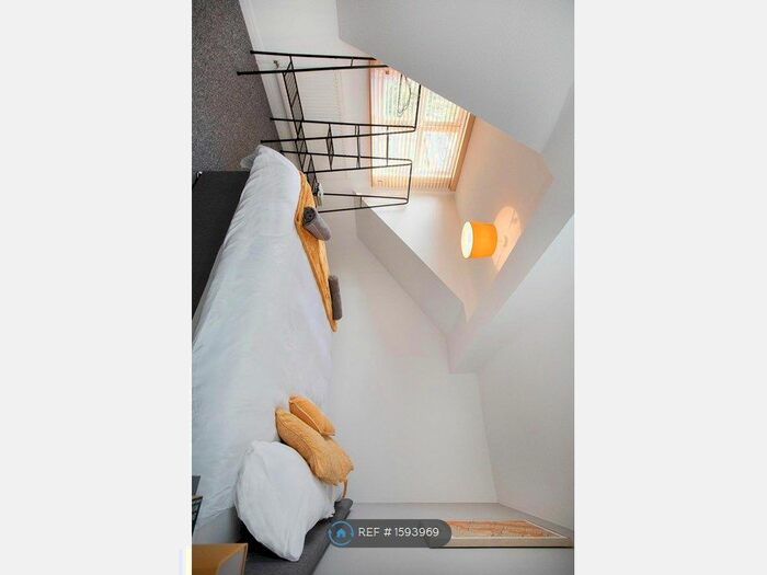 3 Bedroom Semi-Detached House To Rent In Peppercorn Close, Lincoln, LN6