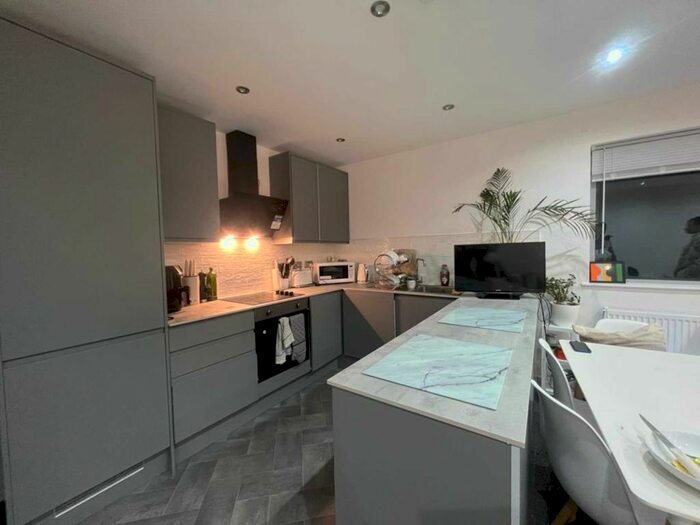 2 Bedroom Flat To Rent In Hermit Road, Canning Town, E16