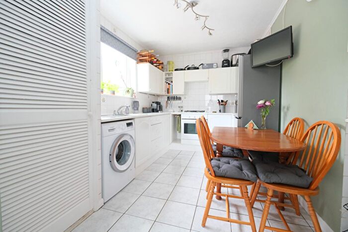 3 Bedroom End Of Terrace House For Sale In Longbury Drive, Orpington, BR5