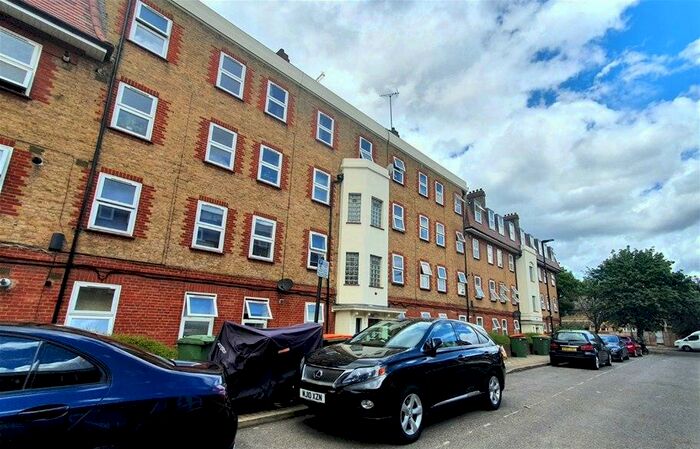 3 Bedroom Flat To Rent In Germander Way, West Ham, E15