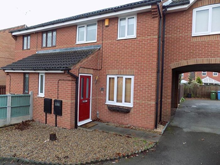 3 Bedroom Town House To Rent In Beaumont Rise, Worksop, S80
