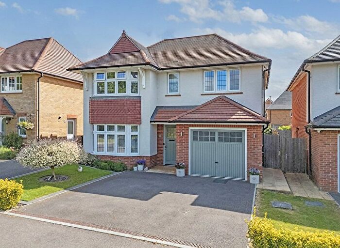 4 Bedroom Detached House For Sale In Dixon Link, Langdon Hills, Basildon, Essex, SS16