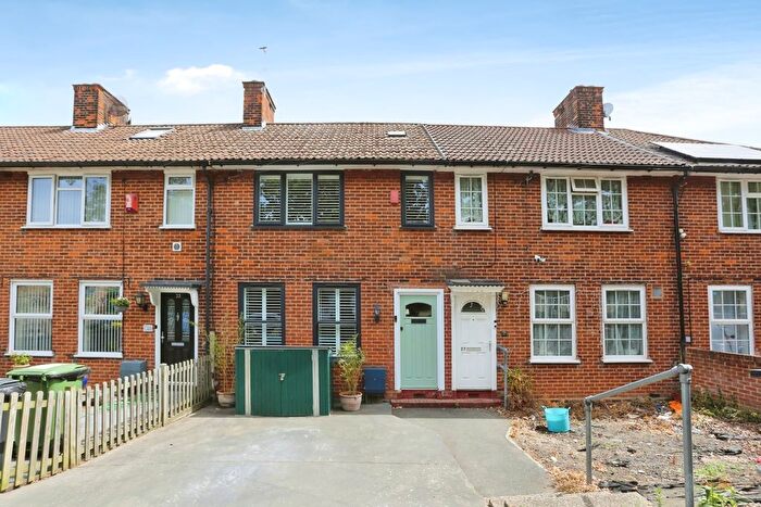 2 Bedroom Terraced House For Sale In Oakview Road, London, SE6