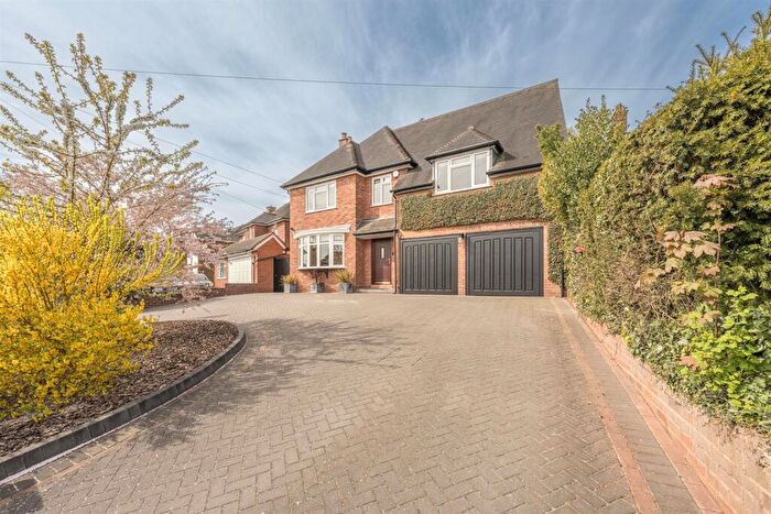 4 Bedroom Detached House For Sale In Hyperion Road, Stourton, DY7