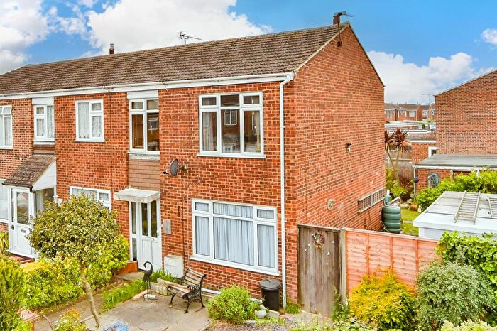 3 Bedroom Semi-Detached House For Sale In Levett Close, Isle Of Grain, Rochester, Kent, ME3