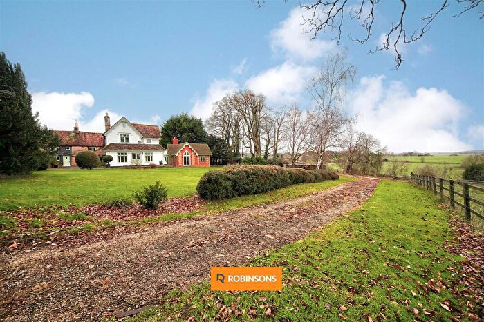 5 Bedroom Detached House For Sale In Common Road, Kensworth, LU6