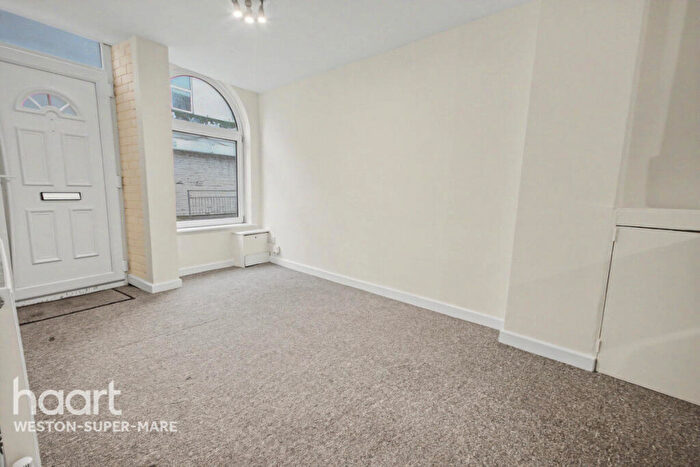 2 Bedroom Flat To Rent In Meadow Street, Weston-super-mare, BS23