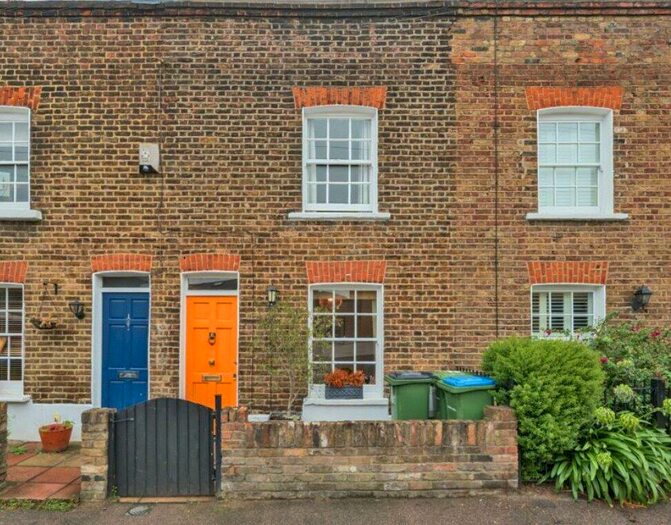 2 Bedroom Terraced House To Rent In Sun Lane, London, SE3