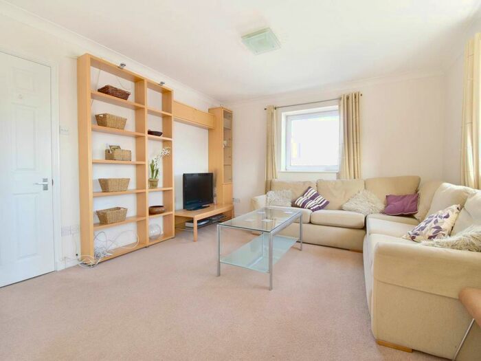 2 Bedroom Flat To Rent In Pocketts Wharf, Marina, Swansea, SA1