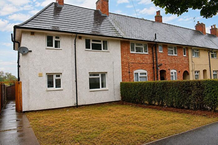 3 Bedroom End Of Terrace House For Sale In Beech Avenue, Newark, NG24