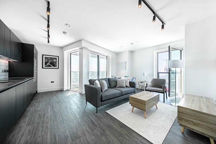 2 Bedroom Flat To Rent In Victoria Road, Acton, W3