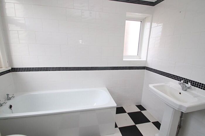 2 Bedroom Terraced House For Sale In Bath Road, Portsmouth, Hampshire, PO4