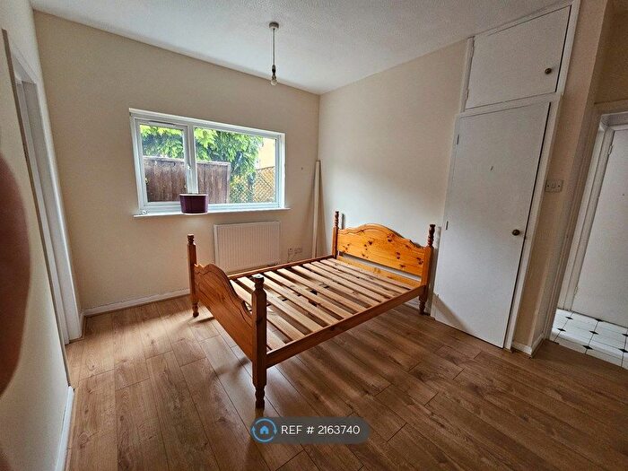 1 Bedroom Flat To Rent In Sherwood Gardens, Barking, IG11