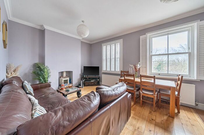 2 Bedroom Flat For Sale In St. John's Way, London, N19