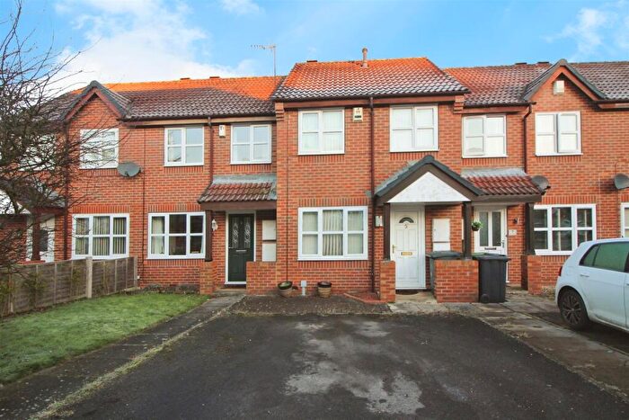 2 Bedroom Town House For Sale In Pinders Green Fold, Methley, Leeds, LS26