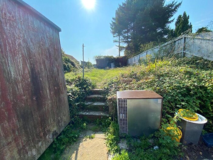 3 Bedroom Flat For Sale In Bargates, Christchurch, Dorset, BH23