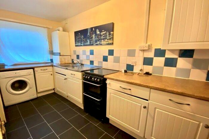 1 Bedroom Flat To Rent In Fallowfield, Manchester, M14