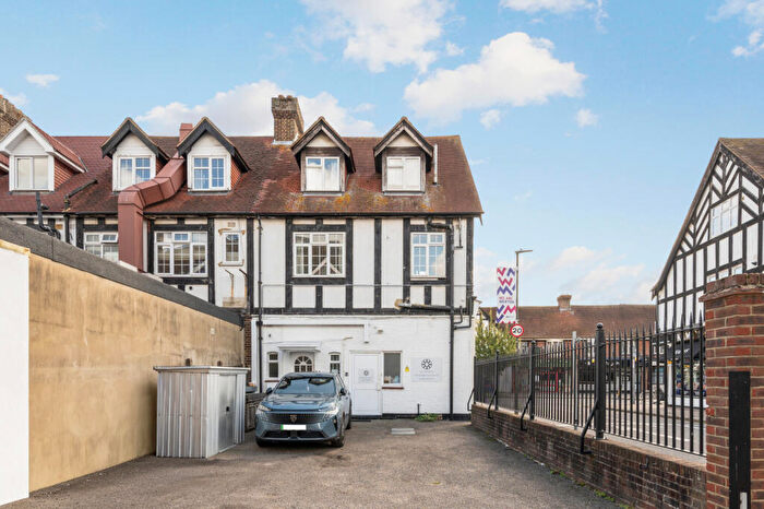 2 Bedroom Apartment For Sale In West Barnes Lane, New Malden, KT3