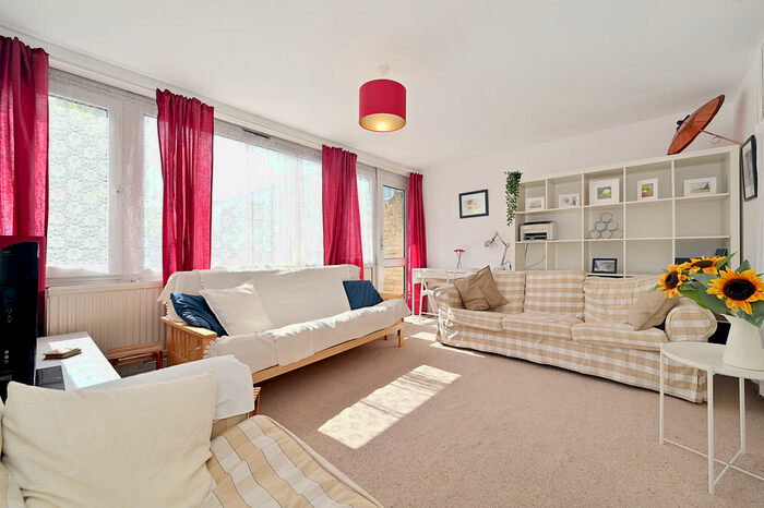 3 Bedroom Apartment To Rent In Ford Road, London, E3