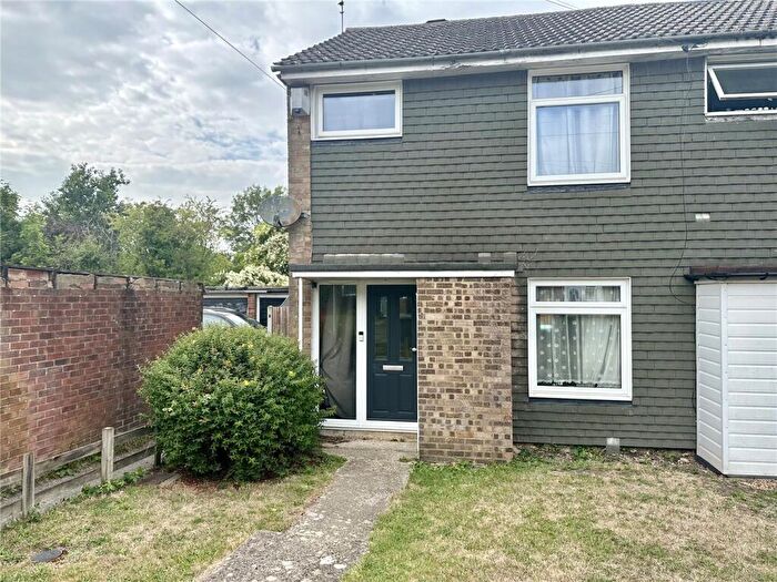 3 Bedroom Semi-Detached House To Rent In Arthur Close, Farnham, Surrey, GU9
