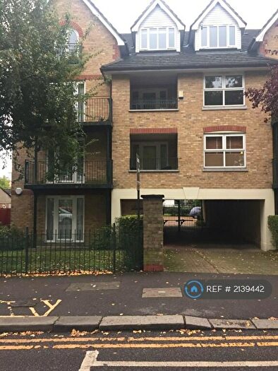 1 Bedroom Flat To Rent In Laurel Mead Court, London, E18