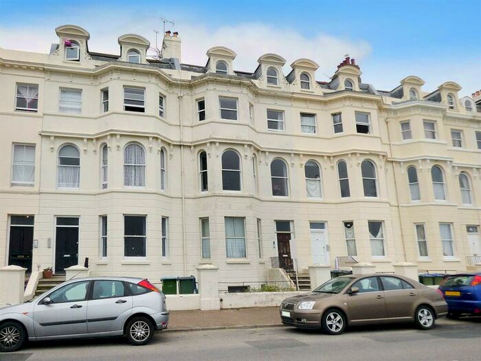 Apartment To Rent In South Terrace, Littlehampton, BN17