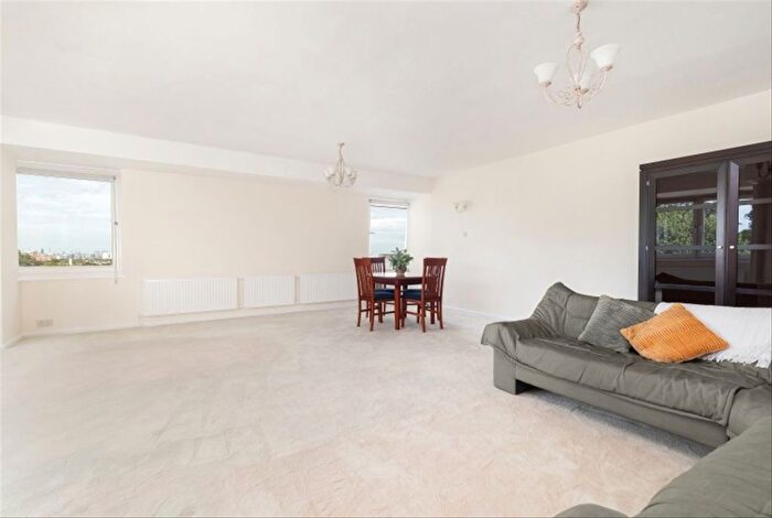 2 Bedroom Flat To Rent In Somerset Road, London, SW19
