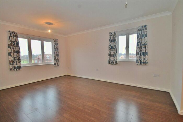 2 Bedroom Flat To Rent In Old School Place, Croydon, Surrey, CR0