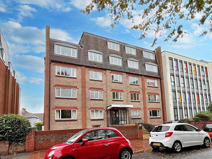 1 Bedroom Retirement Property For Sale In St. Leonards Road, Eastbourne, BN21