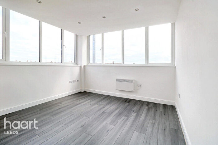 2 Bedroom Apartment For Sale In York Road, Leeds, LS9