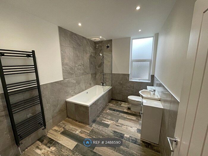 2 Bedroom Flat To Rent In Pelaw, Gateshead, NE10