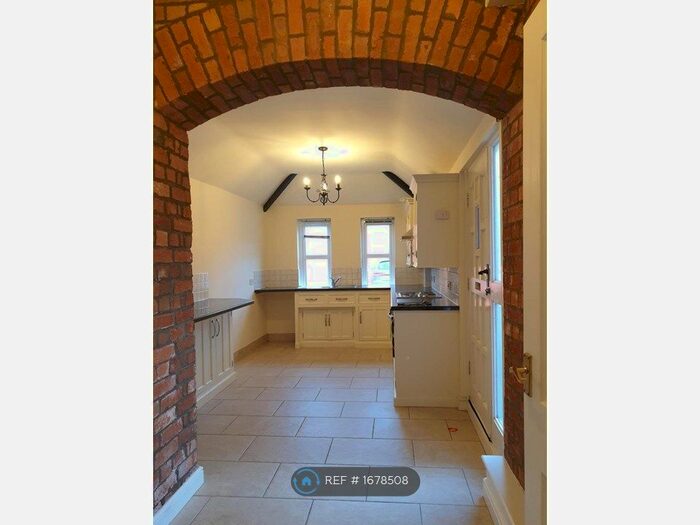 2 Bedroom Flat To Rent In The Old School, Lincoln, LN5
