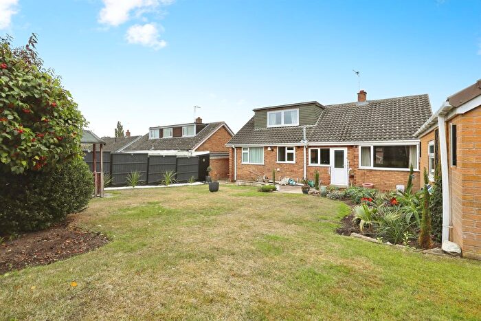 2 Bedroom Detached Bungalow For Sale In Lilac Grove, Bawtry, Doncaster, DN10