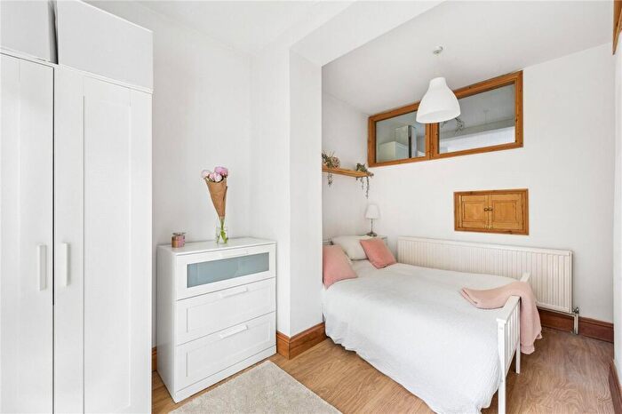 1 Bedroom Apartment For Sale In Offord Road, London, N1 - Photo 9