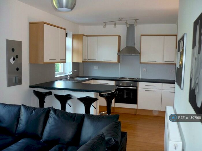 5 Bedroom Semi-Detached House To Rent In Cherry Orchard Road, Chichester, PO19