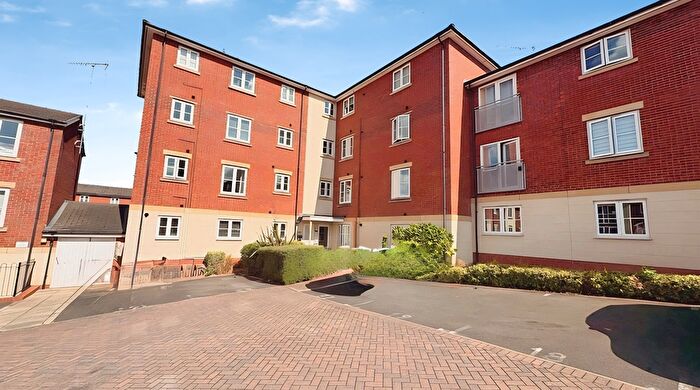 2 Bedroom Flat To Rent In Dixon Close, Redditch, B97
