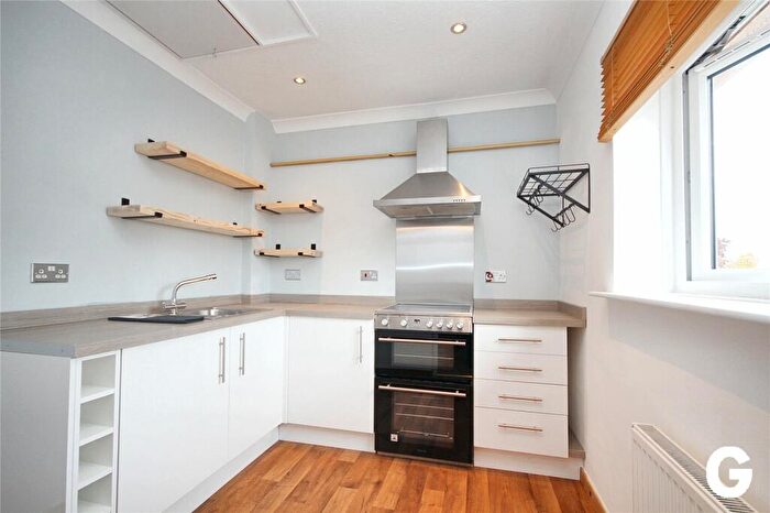 1 Bedroom Apartment To Rent In Manor Road, Ringwood, Hampshire, BH24