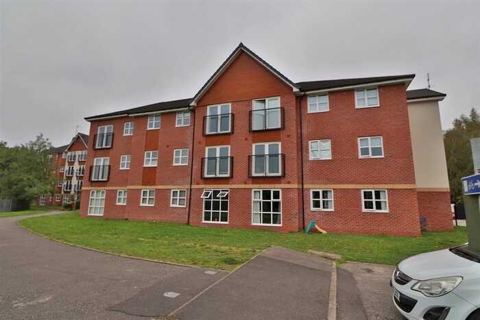 2 Bedroom Flat To Rent In Clearwater Quays, Latchford, Warrington, WA4