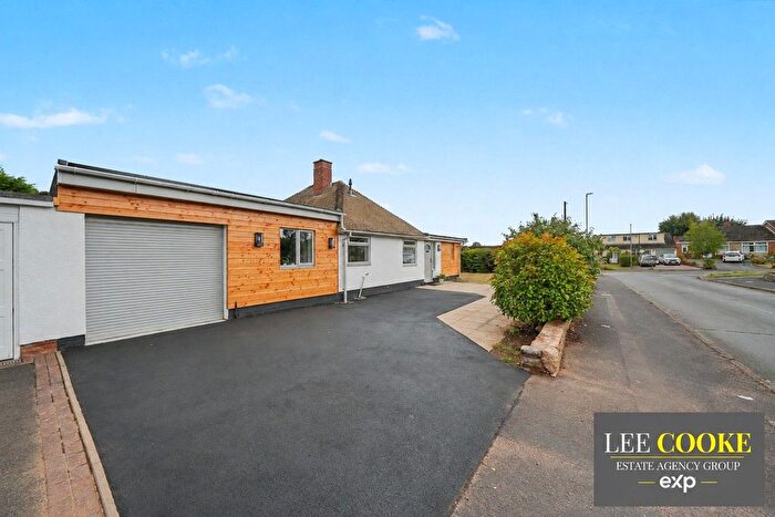 3 Bedroom Bungalow For Sale In Crestwood Park, Brewood, Stafford, ST19