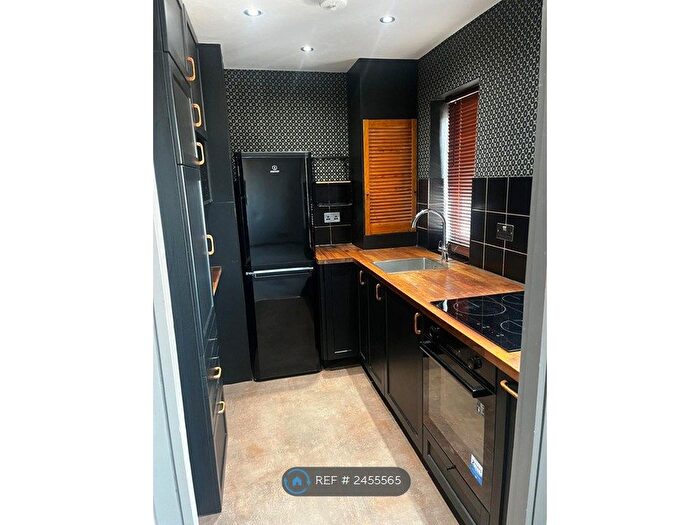 2 Bedroom Flat To Rent In Solley Court, Eastbourne, BN21