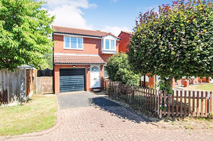 3 Bedroom Detached House For Sale In Mayhew Close, Bromham, MK43