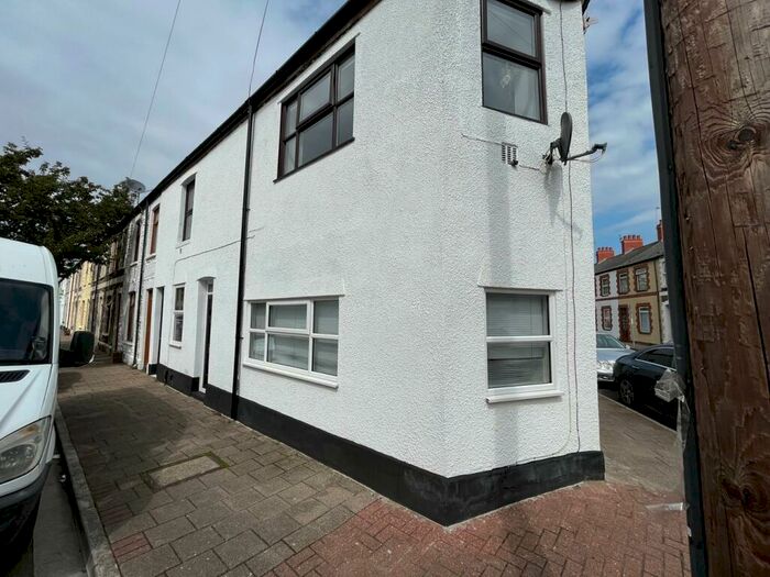 2 Bedroom Maisonette To Rent In Theodora Street, Cardiff, CF24