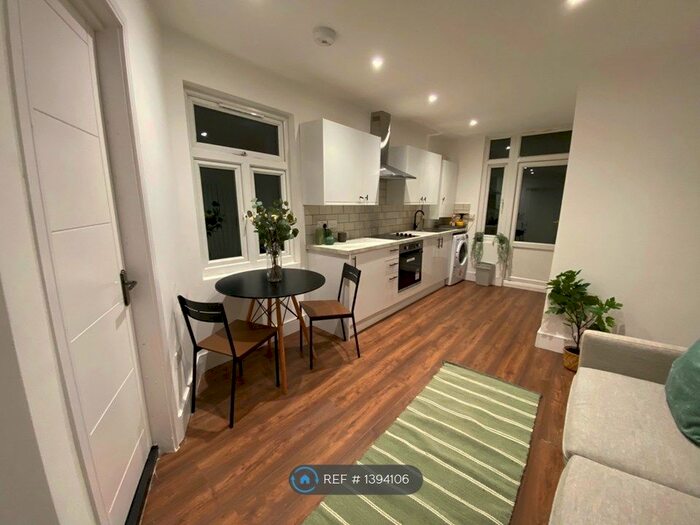 Studio To Rent In Barking Road, London, E16