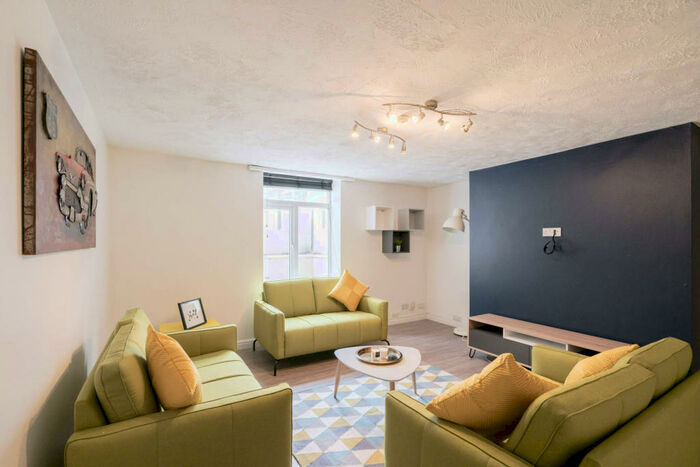 6 Bedroom House To Rent In Vinery Road, Leeds, LS4